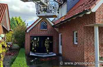 FW-Greven: Garagenbrand greift auf Wohnhaus über.