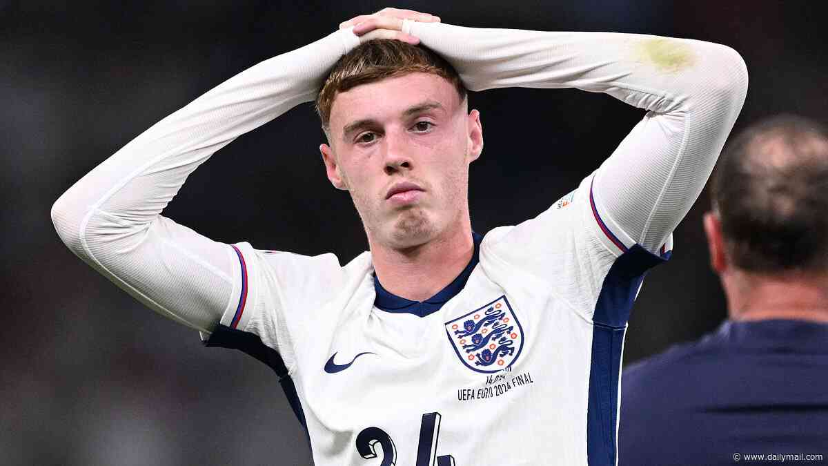Morgan Gibbs-White ditches Dubai holiday to replace Cole Palmer and two Man United stars in the England squad - days after Thomas Tuchel's warning to Chelsea star about his place