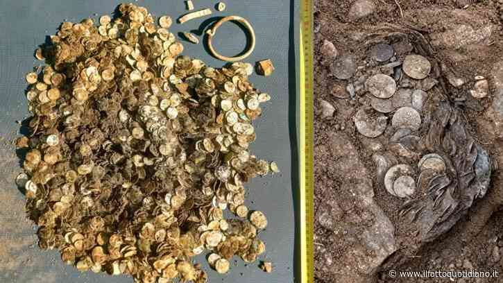 “Con la furia di una scimmia, ho scavato nel terreno e l’ho trovato”: il metal detector suona in un campo e svela il più grande tesoro vichingo mai trovato in Finlandia