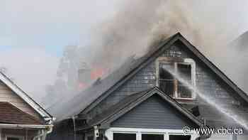 Fire crews respond to blazes in Winnipeg's Lord Roberts, North End neighbourhoods