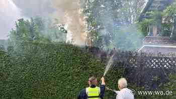 Nicht mit C-Rohr der Feuerwehr, sondern mit dem Gartenschlauch: Ordnungsdienst löscht Feuer