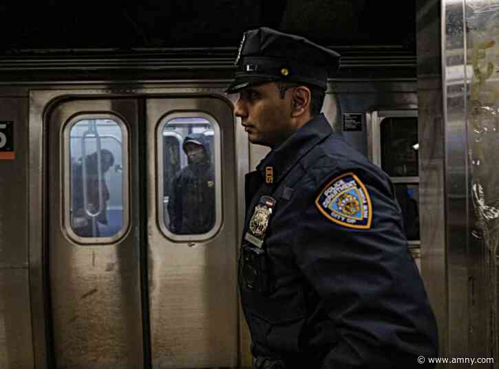 Straphanger stabbed in the face in unprovoked Brooklyn subway attack