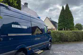 Nach Brand eines Einfamilienhauses in Niederwiesa suchen Ermittler nach der Ursache