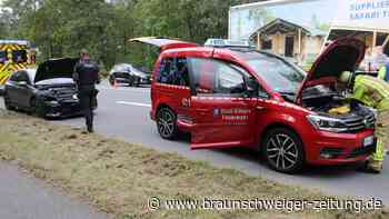 Unfall auf der B188 bei Gifhorn: Drei Leichtverletzte und zwei beschädigte Pkw