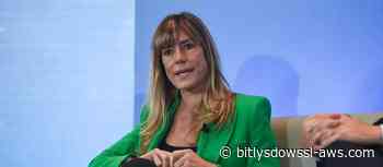 Envían a juicio a la esposa de Pedro Sánchez por delitos de malversación y tráfico de influencias