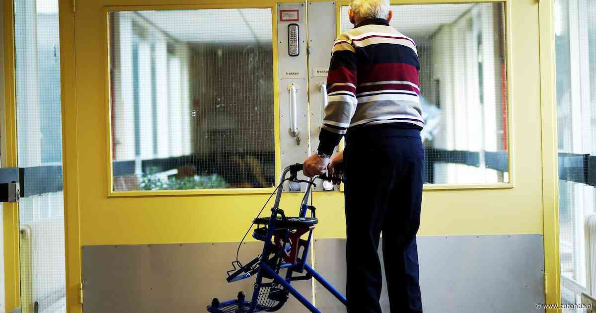‘Open deurenbeleid’ is bij familie en zorgpersoneel nog niet zo populair: ‘Ik houd mijn hart vast’
