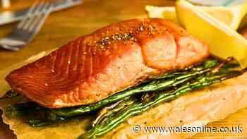 Salmon fillets are tastier if you add 1 simple ingredient to the fish before cooking it