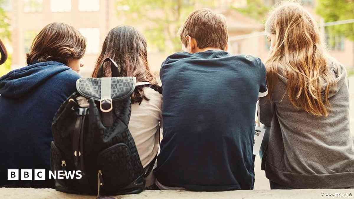 New youth hubs will have mental health support