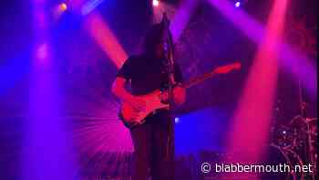 PRIMUS's LARRY LALONDE On Losing 60 Guitars In January 2025 Los Angeles Wildfires: 'I've Been Trying To Have A Positive Attitude'