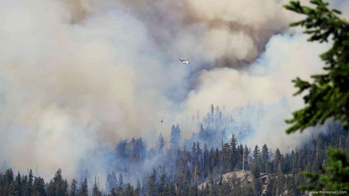 2 killed in helicopter crash while battling wildfire in Yosemite