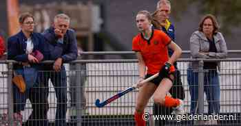 Hoeveel schedels zouden er splijten als voetballers een stick in handen hadden?