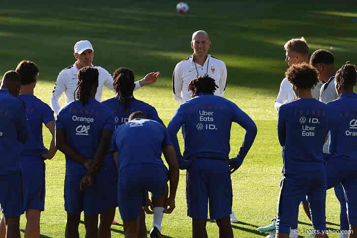 😅How France arrived: there was finally a parade in Clairefontaine