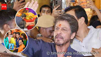 SRK visits Lalbaugcha Raja with Gauri and Suhana - Video