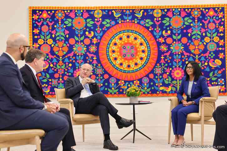 Delcy Rodríguez evalúa mecanismos de cooperación con el presidente del BID durante visita a Nueva York