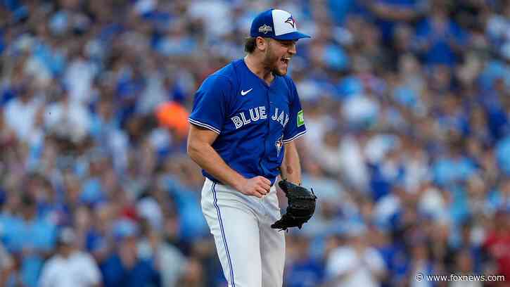 Toronto Blue Jays and Baltimore Orioles face off in playoff-style game with wild card on the line