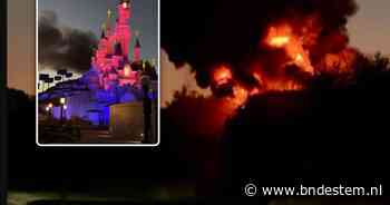 Grote brand op enkele kilometers van Disneyland Parijs: rookpluim reikt tot aan kasteel van Doornroosje