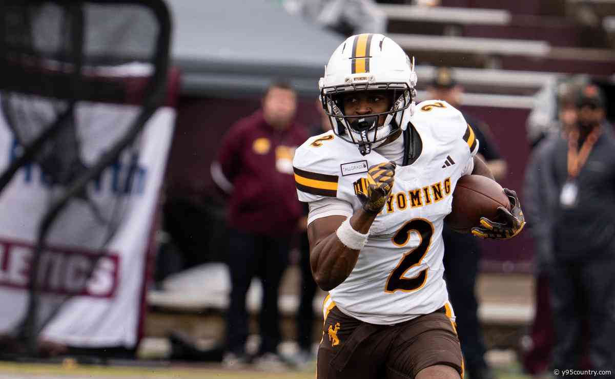Hawaii Notebook: What About Those Wyoming Receivers?