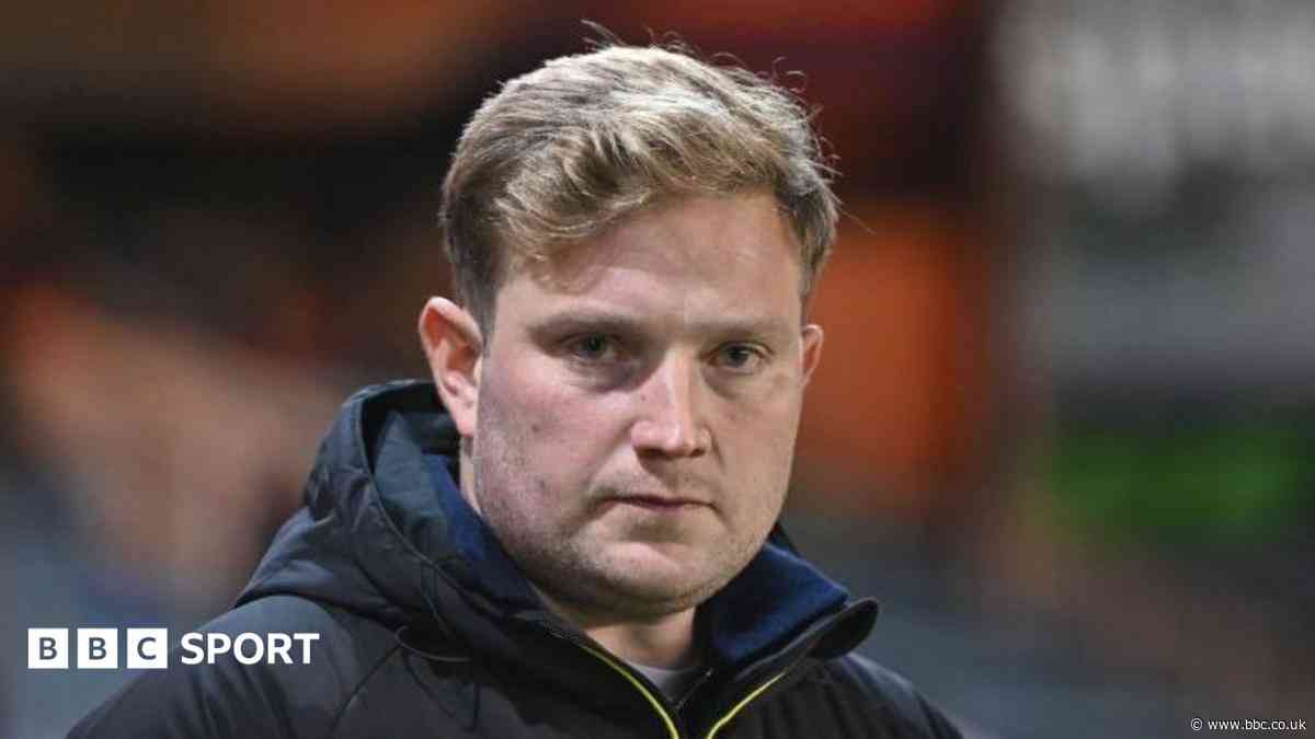 Hounsell refuses to be drawn on Wycombe job