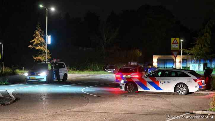 Auto crasht in McDrive Udenhout na politieachtervolging, twee aanhoudingen
