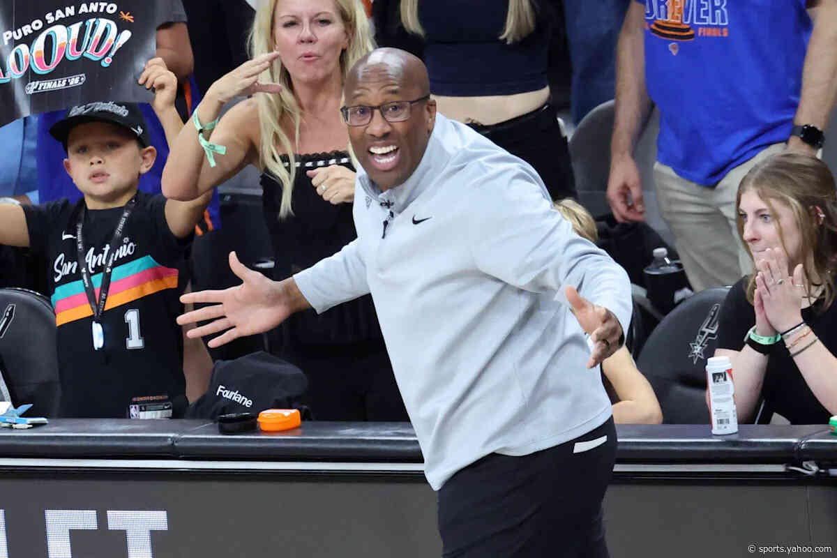 Knicks have Mike Brown’s new replay ‘challenge guy’ after Jordan Brink left for Bulls