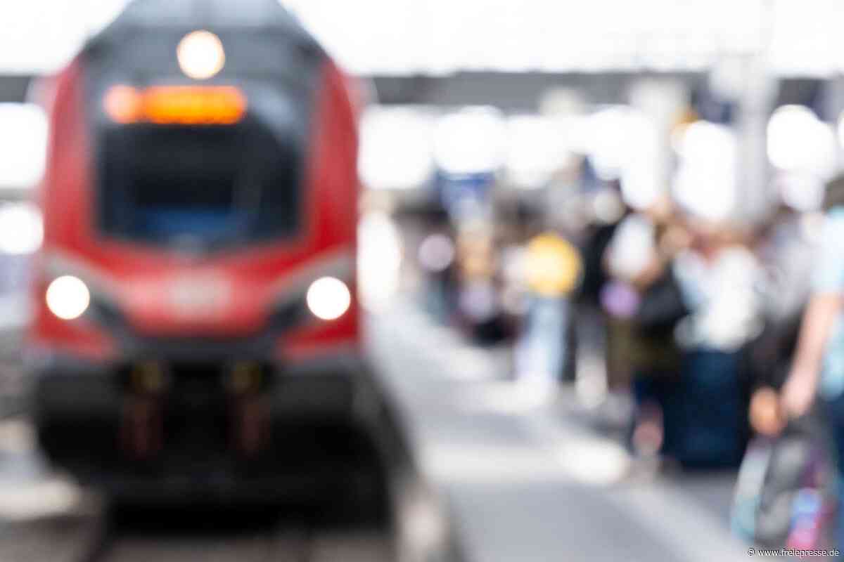 150 Bahnreisende bei Obermylau evakuiert