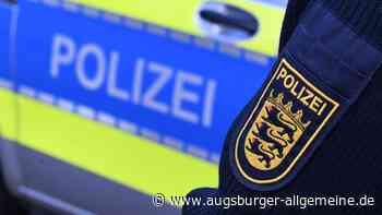 3000 Euro Schaden und Fahrerflucht: Polizei sucht Zeugen nach Unfall