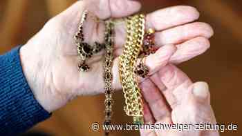 Trickbetrügerin stiehlt Goldschmuck vom Hals einer Braunschweigerin