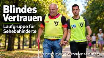 Blindes Vertrauen beim Walking im Park