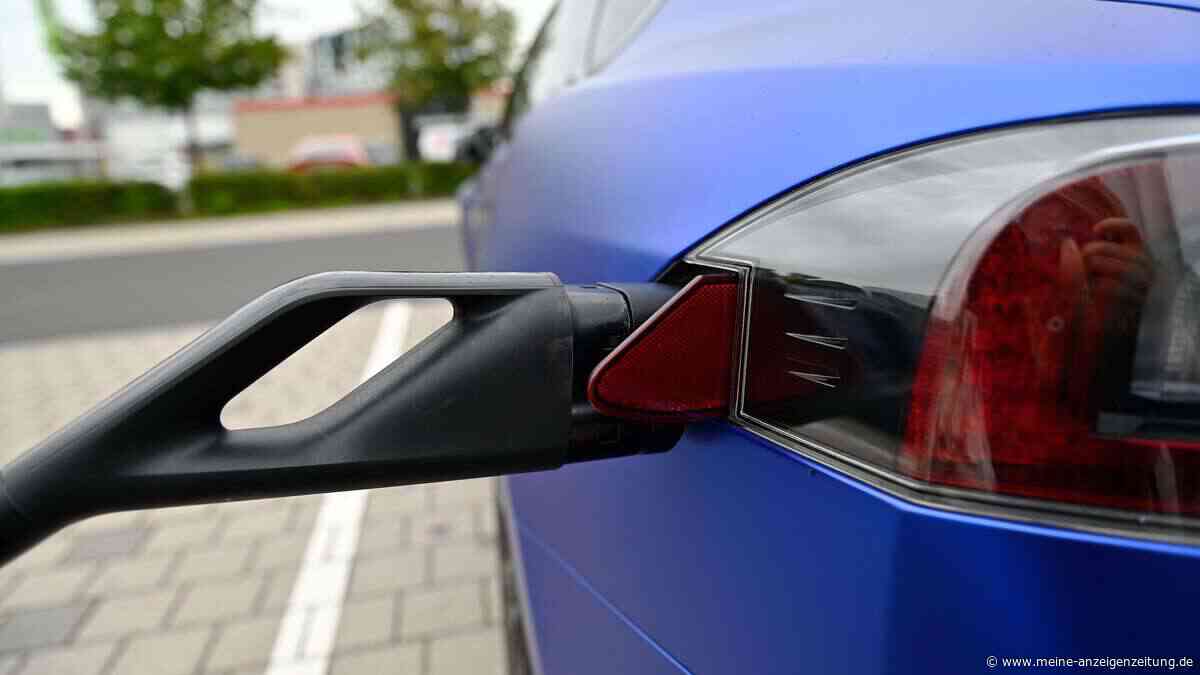 Fast jedes fünfte neue Auto fährt mit Strom