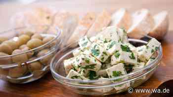 Vom Abfallprodukt zum Küchenhelfer: So vielseitig lässt sich Feta-Wasser verwenden