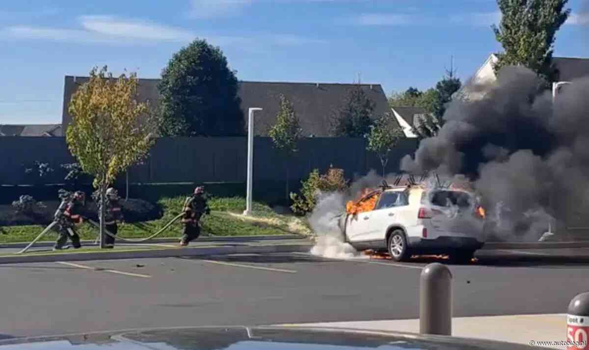 Brandweerman krijgt autobrand niet zomaar geblust