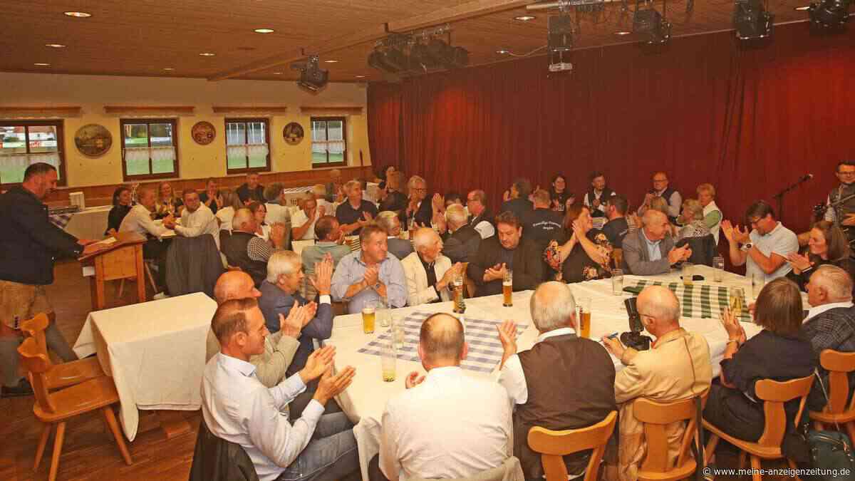 Berglern feiert Altbürgermeister Herbert Knur zum 80. Geburtstag