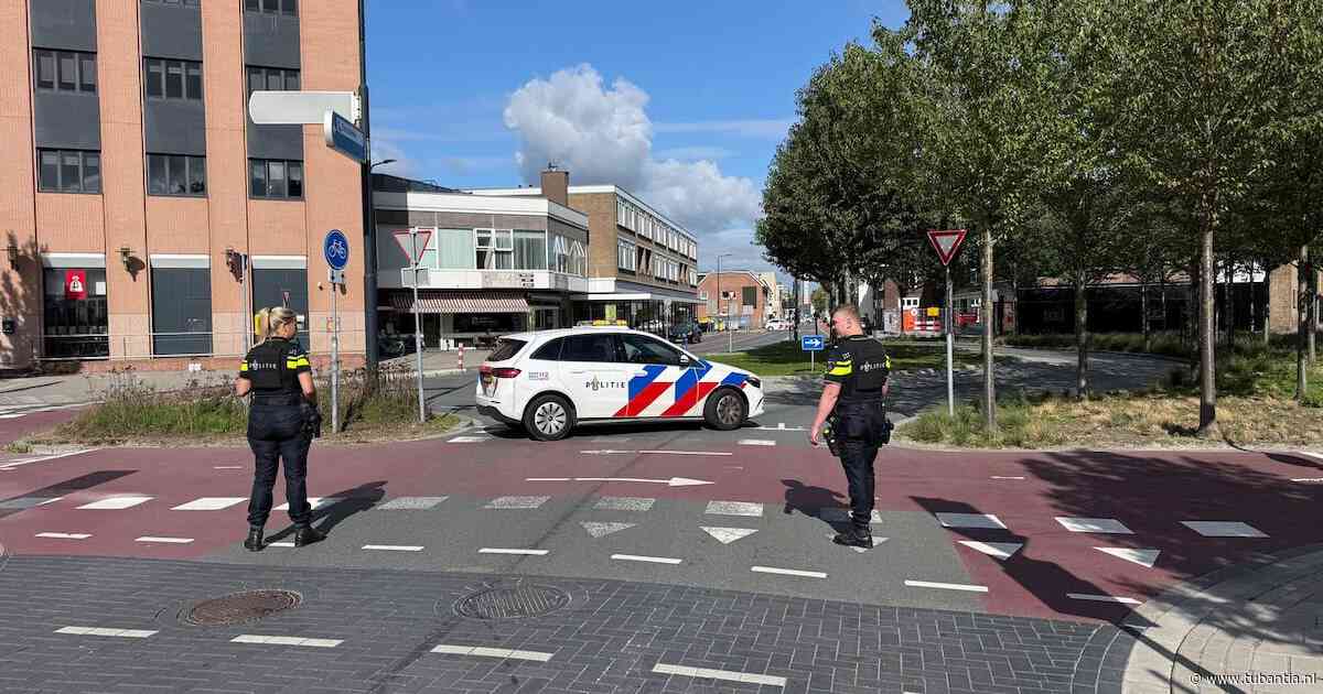 Politie zet deel Deurningerstraat in Enschede af, geruchten over incident met wapen