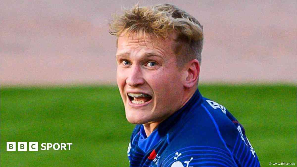 Huddersfield sign Wakefield's Tate on two-year deal