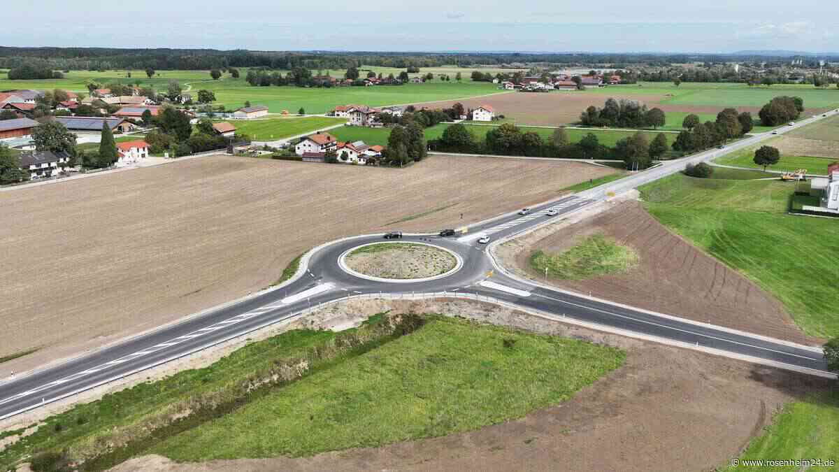 Endlich weniger Unfälle? Kreisverkehr in Bruckmühl ist fast fertig