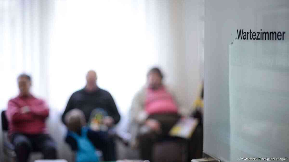 Absurder Bürokratie-„Irrsinn“: Pflegedienste verlieren 2,3 Mio. Stunden im Jahr durch eGK-Pflicht