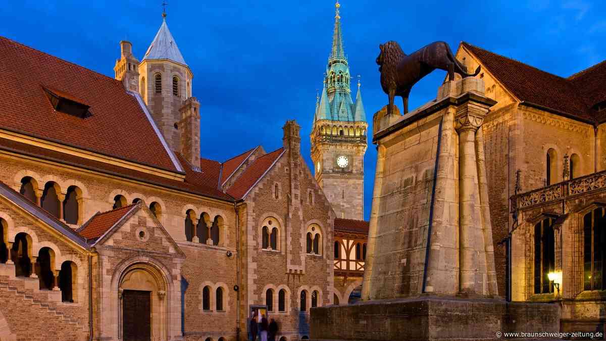 Taschenlampe an: Kinder jagen Spuren durch Braunschweig