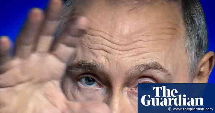 ‘The choice was prison or exile’: journalists who fled Russia publish grim portrait of Putin