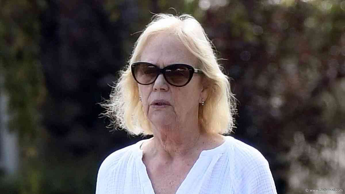 '90s star who played TV's most overbearing mom on iconic teen drama seen on rare outing in LA... can you guess who?