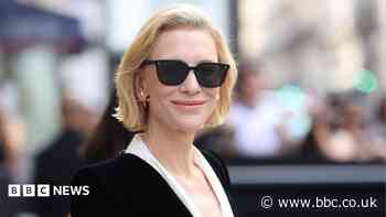Cate Blanchett asks theatre audience to stop filming during show
