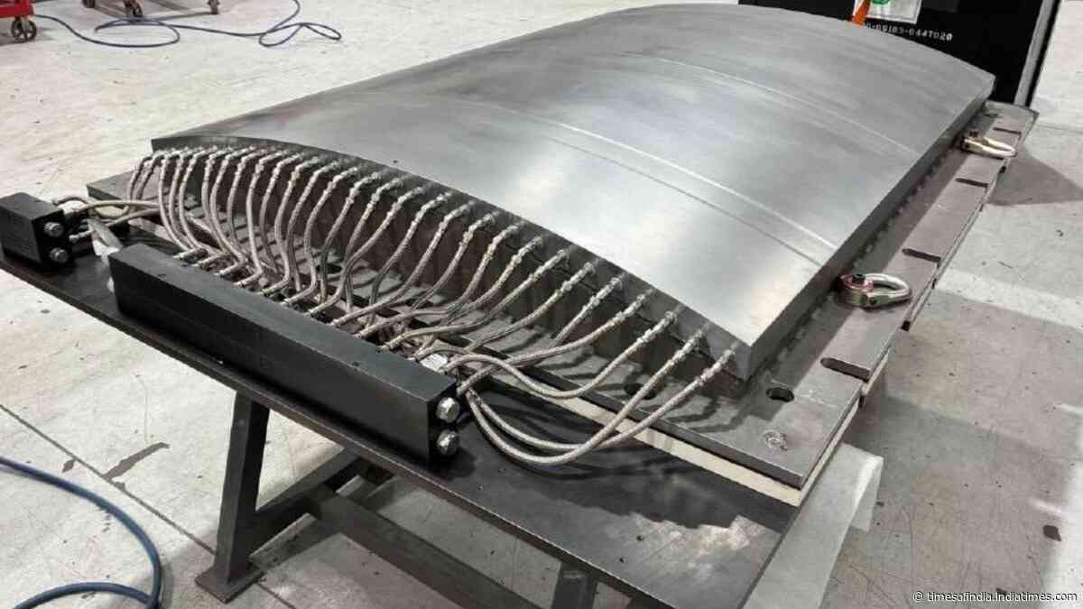 Oak Ridge scientists spent 8 weeks 3D-printing a 2-ton, 6-foot steel mold for Boeing's NASA plan