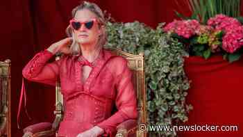 Belgische prinses Delphine ’van streek’ door claims dat ze haar kunst via de Aldi verkoopt: ’Feitelijk onjuist’
