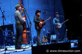 Sans Steve Martin, Steep Canyon Rangers bring evolving bluegrass sound back to Albany