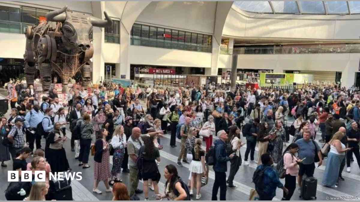 Why no trains will run from New Street at Christmas