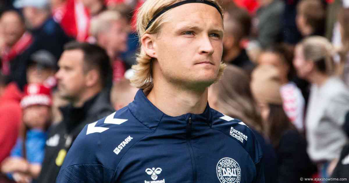 Slecht nieuws voor Ajax: Dolberg loopt knieblessure op bij Deense nationale elftal