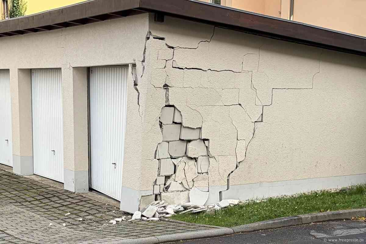 Audi rammt Garage in Freiberg: Schaden liegt vermutlich deutlich höher