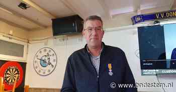 John (62) is onmisbaar bij Cluzona: ‘De spelers hoeven alleen hun kleren aan te doen, de rest is geregeld’