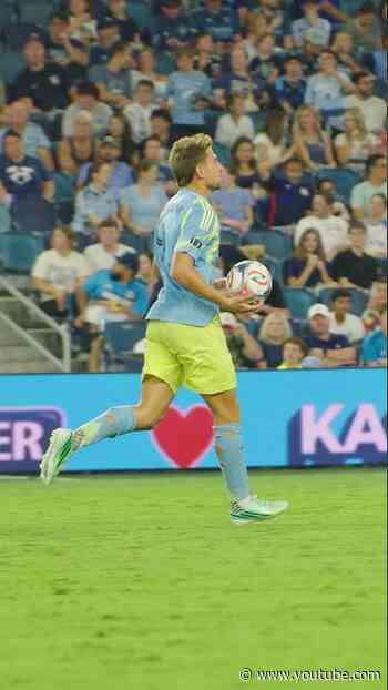 Bruno Damiani tips Frankie Westfield's shot home for #DOOP