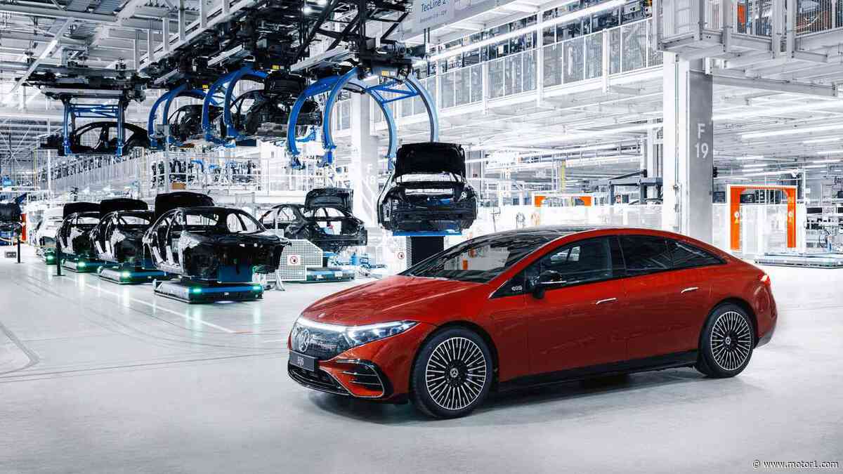 Mercedes Warns Two German Plants Could Close Unless Costs Drop