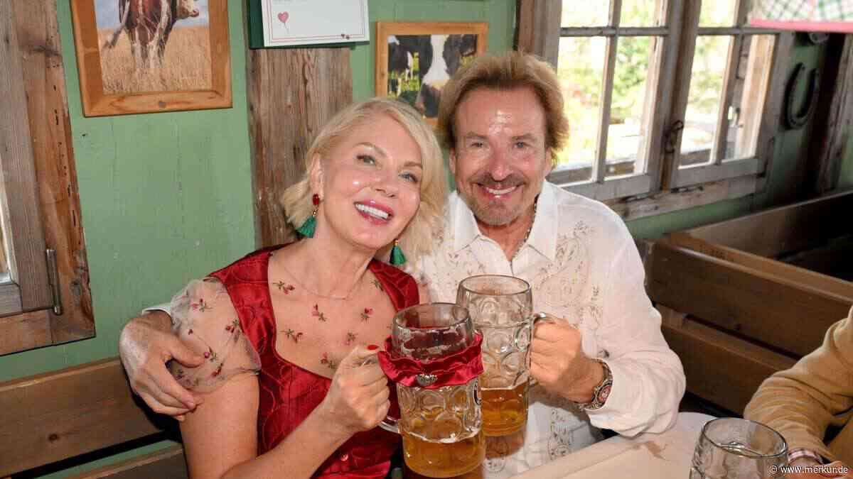 Nach Krebs-„Wunder“: TV-Legende Gottschalk feiert mit Ehefrau auf der Wiesn